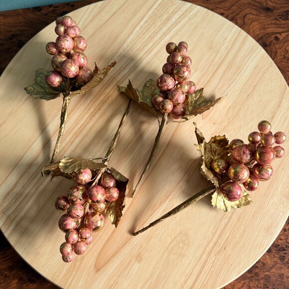 7 Vtg Gold & Peach Faux Grape Clusters Wired Sprigs Stems Gold Leaf Accent - Picture 12 of 13